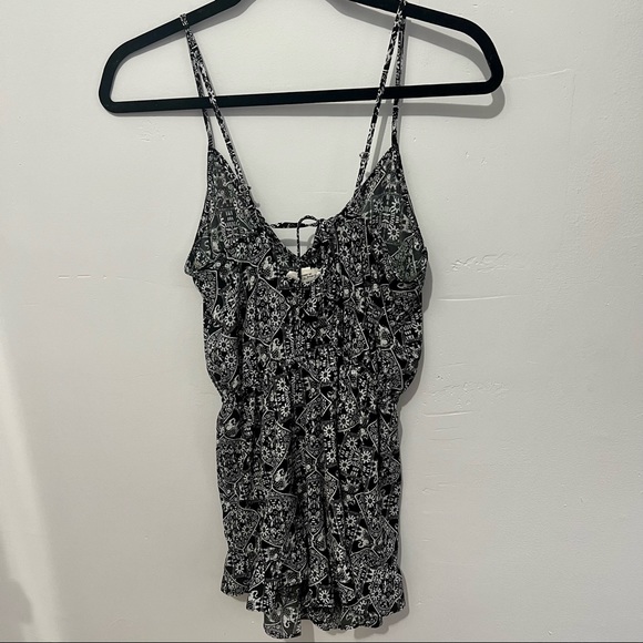 Love Tree Black and White Romper Elephant Printed Romper - Picture 2 of 4